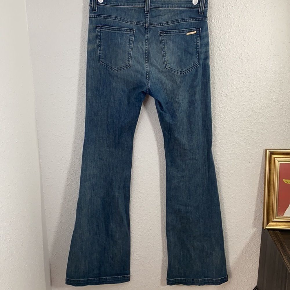 ⭐️MICHAEL KORS FLARE LIGHTLY DISTRESSED DENIM JEANS - Picture 6 of 10